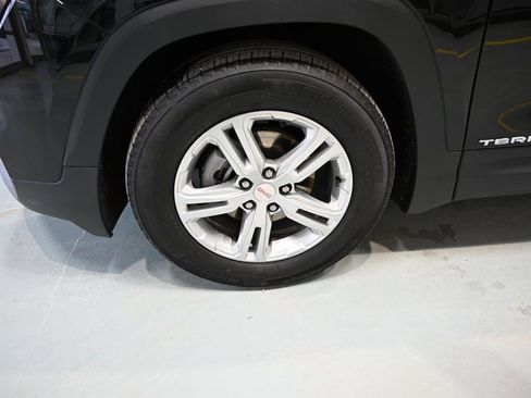 Used 2024 GMC Terrain SLE w/ Driver Convenience Package image 29