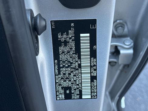 Used 2011 Lexus LX 570 4WD image 21