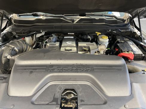 Used 2020 RAM 3500 Laramie image 36