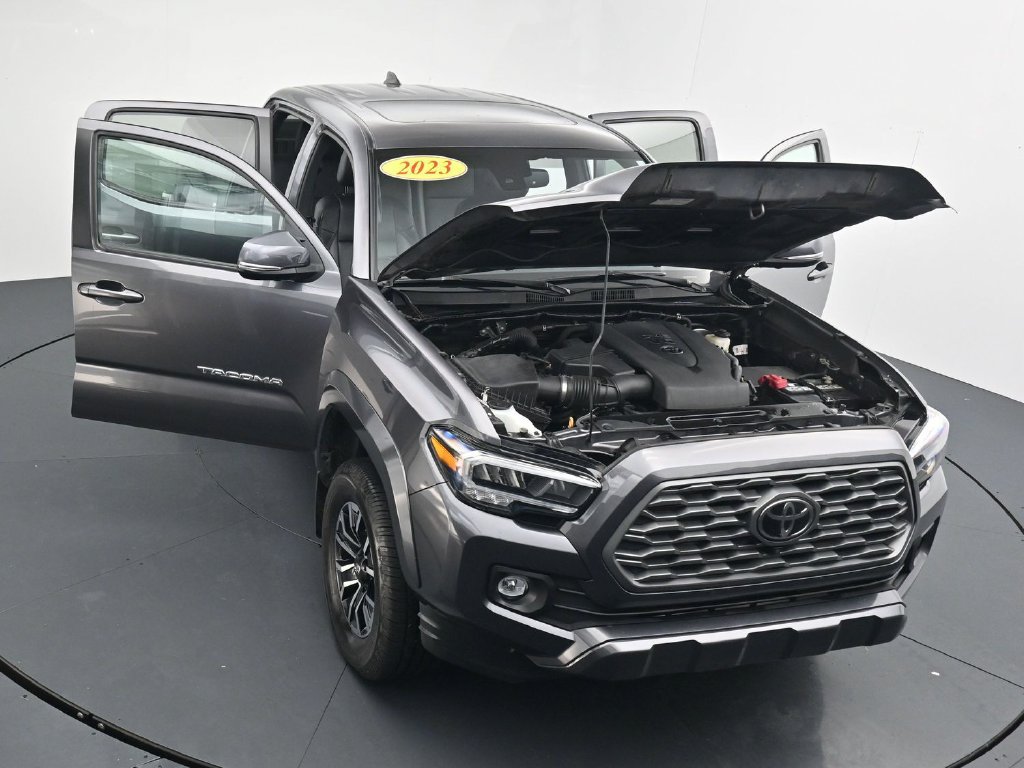 Used 2023 Toyota Tacoma TRD Sport w/ TRD Premium Sport Package AWD/4WD image 39
