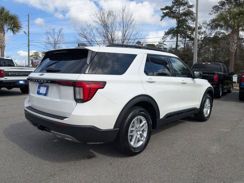 New 2026 Ford Explorer Active w/ Active Comfort Package image 4