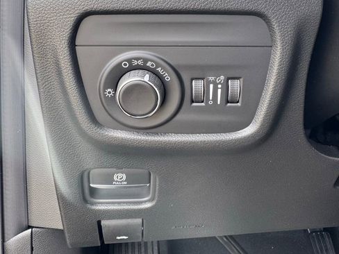 New 2026 Jeep Grand Cherokee Altitude AWD/4WD image 24