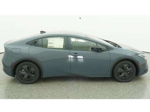 New 2026 Toyota Prius Plug-In Hybrid image 11