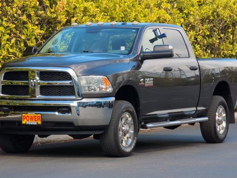 Used 2016 RAM 3500 Tradesman w/ Chrome Appearance Group AWD/4WD image 8