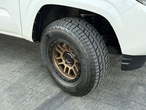 Used 2022 Toyota Tacoma SR RWD image 27