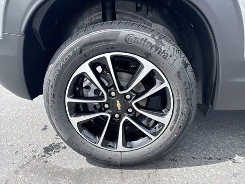 New 2026 Chevrolet TrailBlazer LT w/ LT Cold Weather Package AWD/4WD image 9