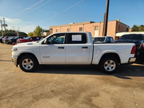 Used 2025 RAM 1500 Big Horn AWD/4WD image 4