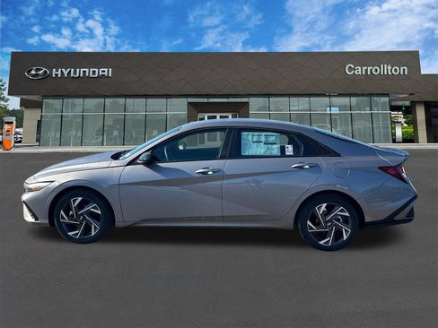 Certified 2025 Hyundai Elantra Sport FWD image 8