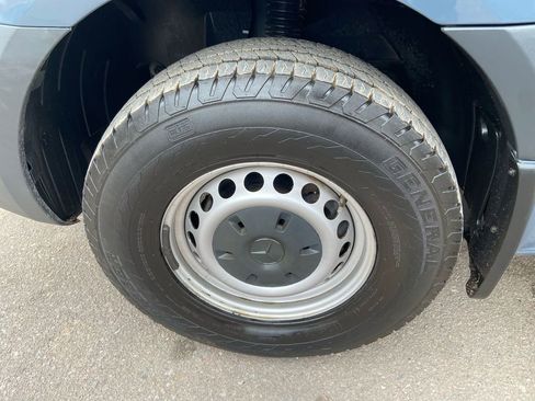 Used 2019 Mercedes-Benz Sprinter 144 image 9