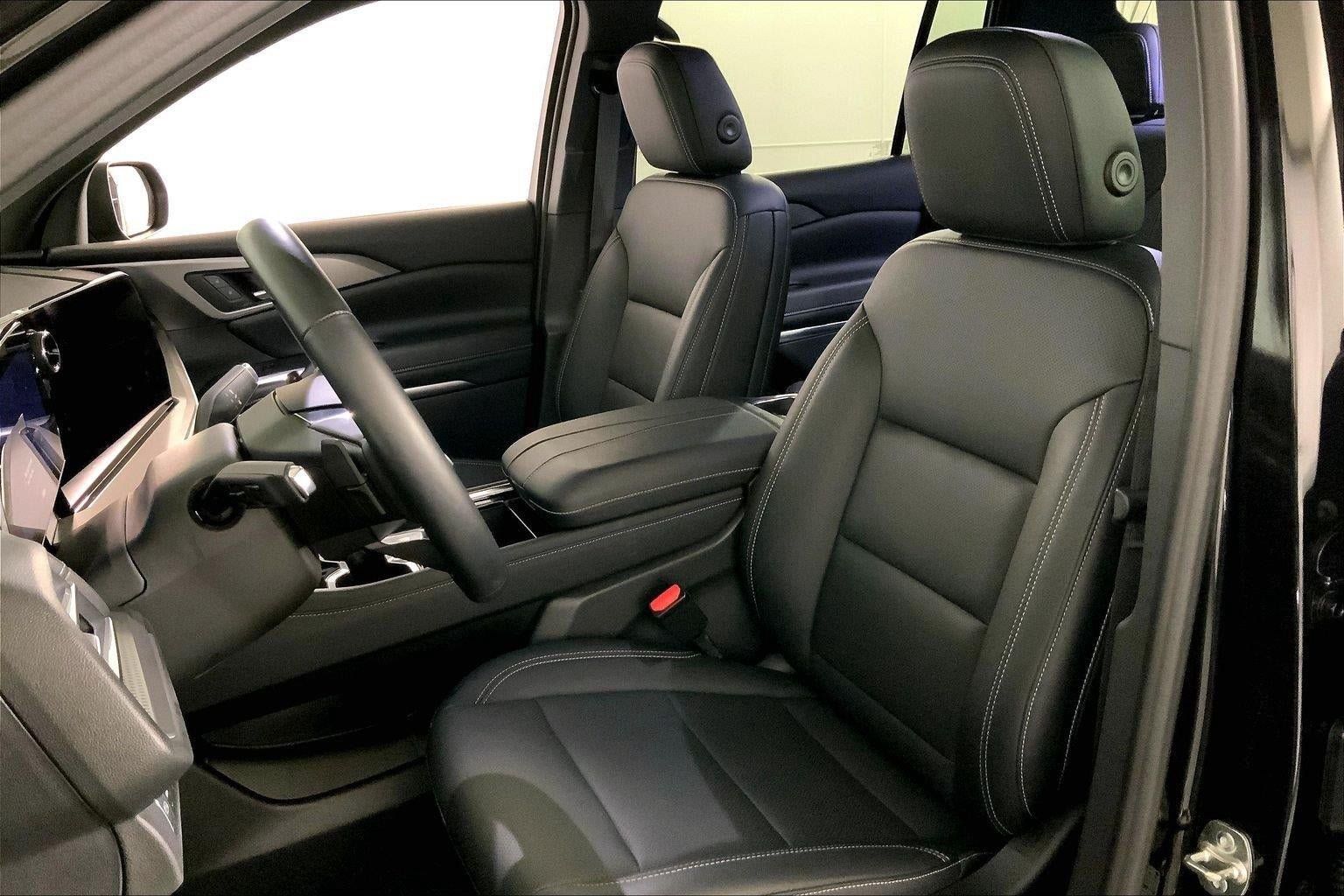 Used 2026 Chevrolet Traverse LT w/ Driver Confidence Package FWD image 22