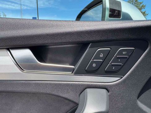 Used 2018 Audi SQ5 Premium Plus w/ Navigation Package AWD/4WD image 30