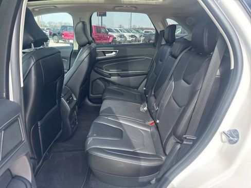 Used 2022 Ford Edge Titanium w/ Class II Trailer Tow Package image 10