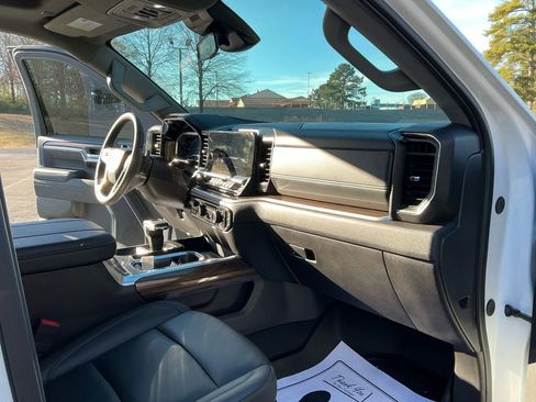 Used 2025 Chevrolet Silverado 1500 LT Trail Boss w/ LT Trail Boss Premium Package image 24