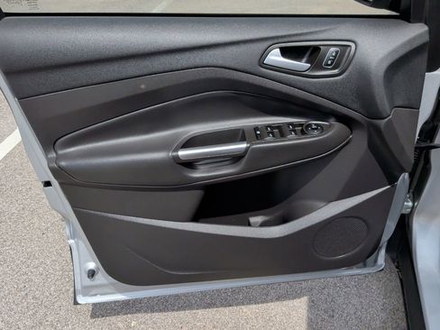 Used 2018 Ford Escape SE w/ SE Sport Appearance Package image 10