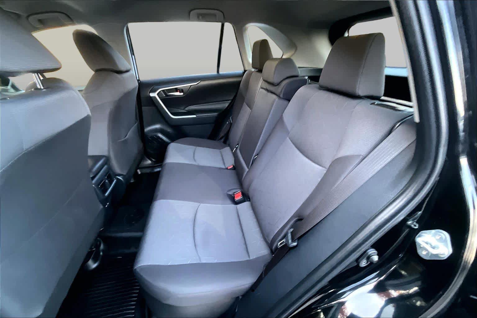 Used 2025 Toyota RAV4 XLE w/ Weather Package AWD/4WD image 18