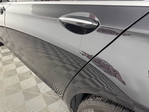 Used 2011 BMW 750Li xDrive image 24