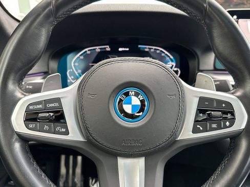 Used 2023 BMW 530e w/ M Sport Package image 25