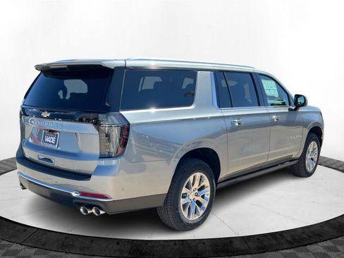 New 2026 Chevrolet Suburban Premier image 6