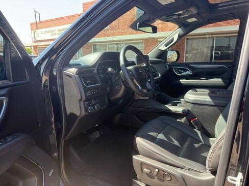 Used 2023 Chevrolet Suburban RST w/ Sport Performance Package AWD/4WD image 6