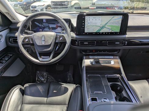Used 2025 Lincoln Aviator Reserve w/ Luxury Package RWD image 29
