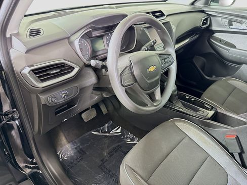 Used 2021 Chevrolet TrailBlazer LS FWD image 22