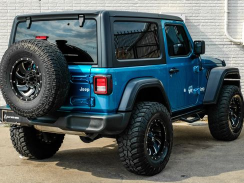 Used 2019 Jeep Wrangler Sport AWD/4WD image 7