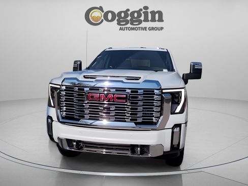New 2026 GMC Sierra 3500 Denali w/ Denali Reserve Package image 15