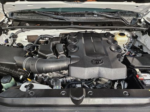 Used 2016 Toyota 4Runner SR5 Premium image 19