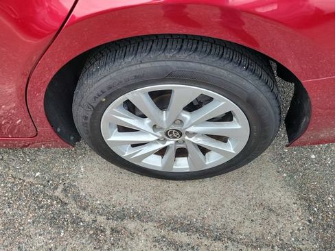 Used 2021 Toyota Camry LE FWD image 7
