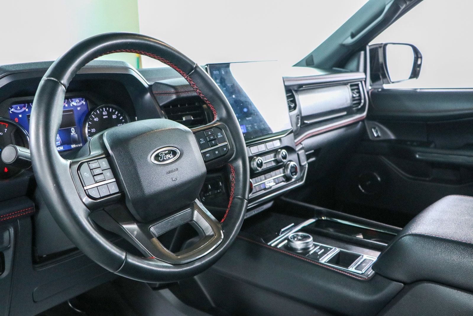 Used 2023 Ford Expedition Limited RWD image 24