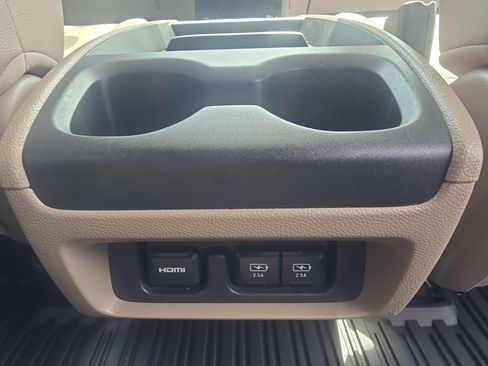 Used 2018 Honda Odyssey Touring image 16