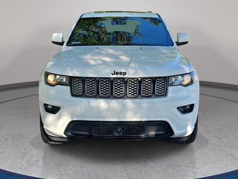 Used 2020 Jeep Grand Cherokee Altitude RWD image 2
