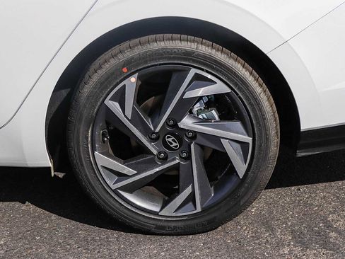 New 2026 Hyundai Elantra Limited image 11