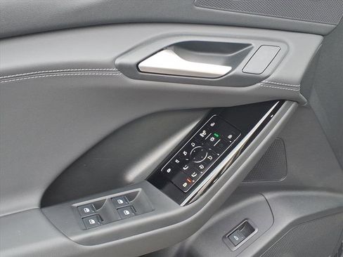 Used 2025 Audi Q6 e-tron Premium Plus w/ Premium Plus image 4