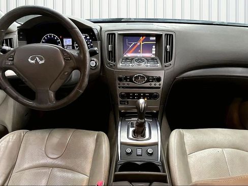 Used 2010 INFINITI G37 x w/ Premium Pkg image 7