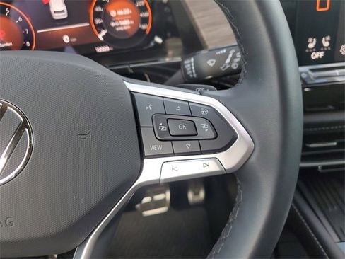 Certified 2025 Volkswagen Atlas SEL Premium R-Line image 27