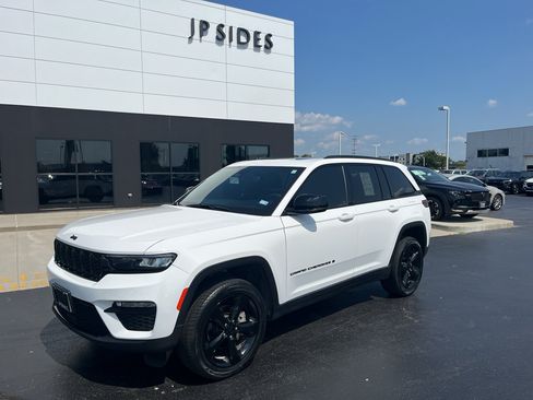 Used 2024 Jeep Grand Cherokee Limited w/ Black Appearance Package AWD/4WD image 1