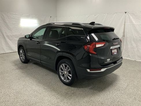 Used 2024 GMC Terrain SLT image 7