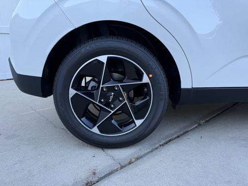 New 2025 Kia Soul EX image 24