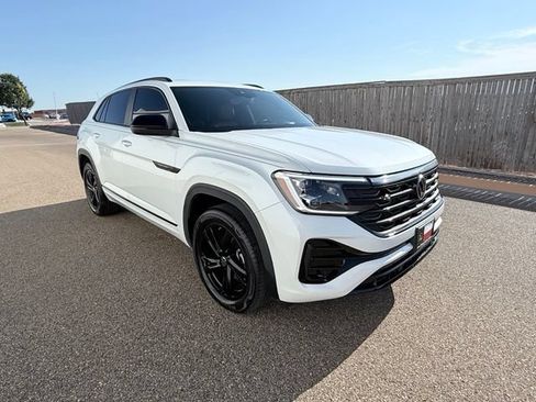 Used 2025 Volkswagen Atlas Cross Sport SEL R-Line AWD/4WD image 4