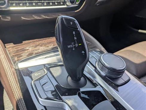 Used 2019 BMW 540i w/ M Sport Package RWD image 11