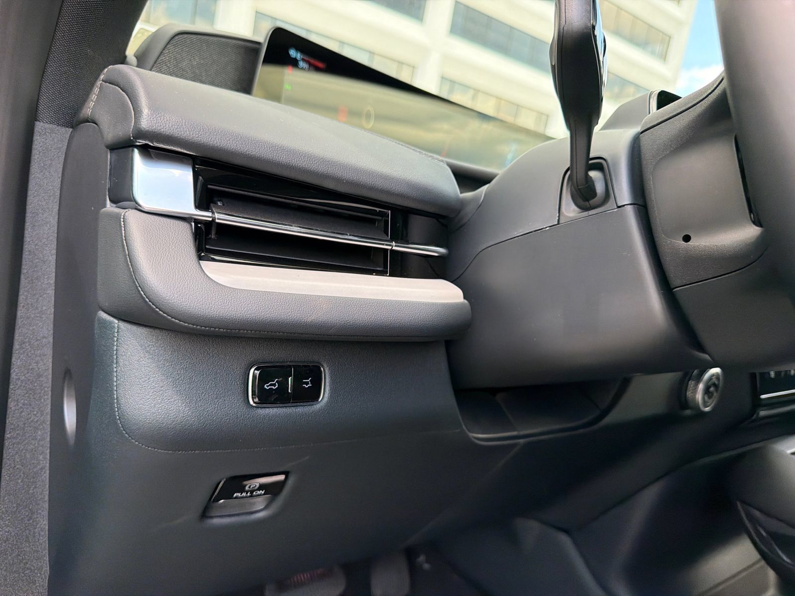 New 2026 Lincoln Navigator Reserve w/ Jet Appearance Package AWD/4WD image 35