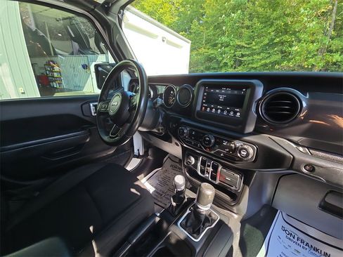 Used 2022 Jeep Gladiator Sport image 11