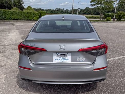 Used 2022 Honda Civic EX image 5