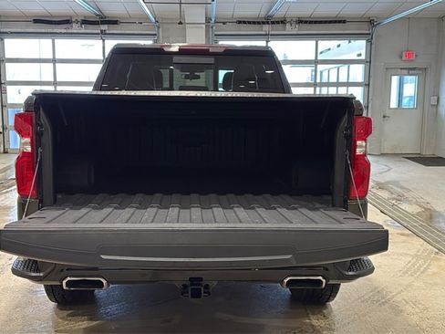 Used 2021 Chevrolet Silverado 1500 LT Trail Boss w/ Convenience Package II image 17