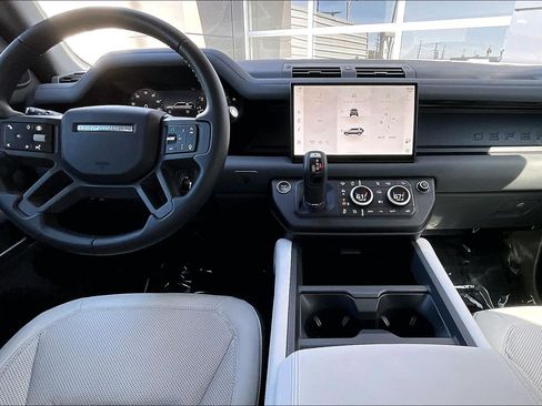 Used 2025 Land Rover Defender 110 S image 15