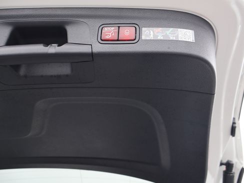 Used 2025 Mercedes-Benz GLE 350 4MATIC image 23