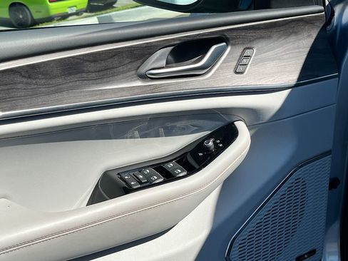 Certified 2023 Jeep Grand Cherokee L Overland w/ Rear Seat Video Group I image 18