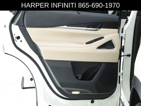 Used 2023 INFINITI QX60 Sensory w/ Vision Package AWD/4WD image 18