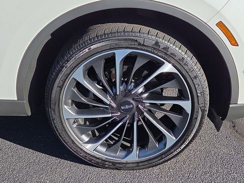 Used 2023 Lincoln Aviator Reserve w/ Equipment Group 201A image 8